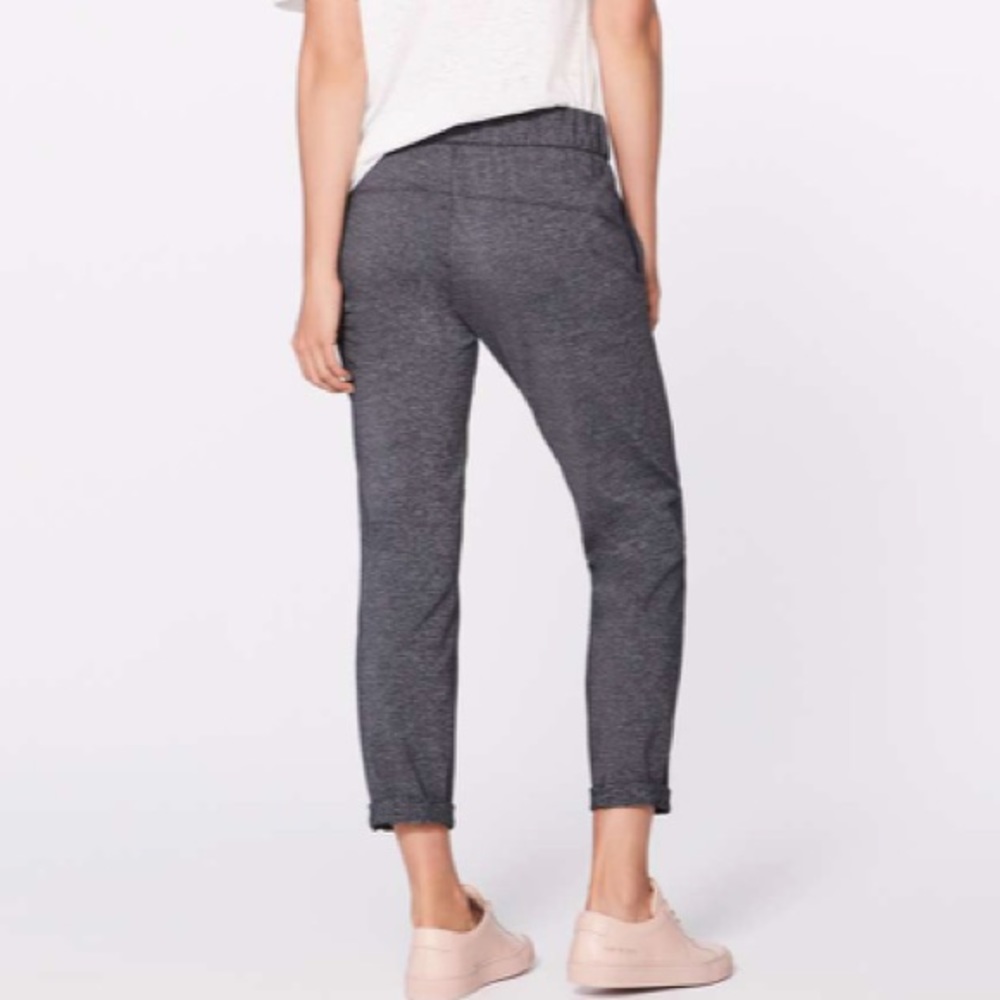 lululemon On The Fly Pant *28” - Heathered Black, 2, Full-On® Luxtreme - Picture 2 of 7